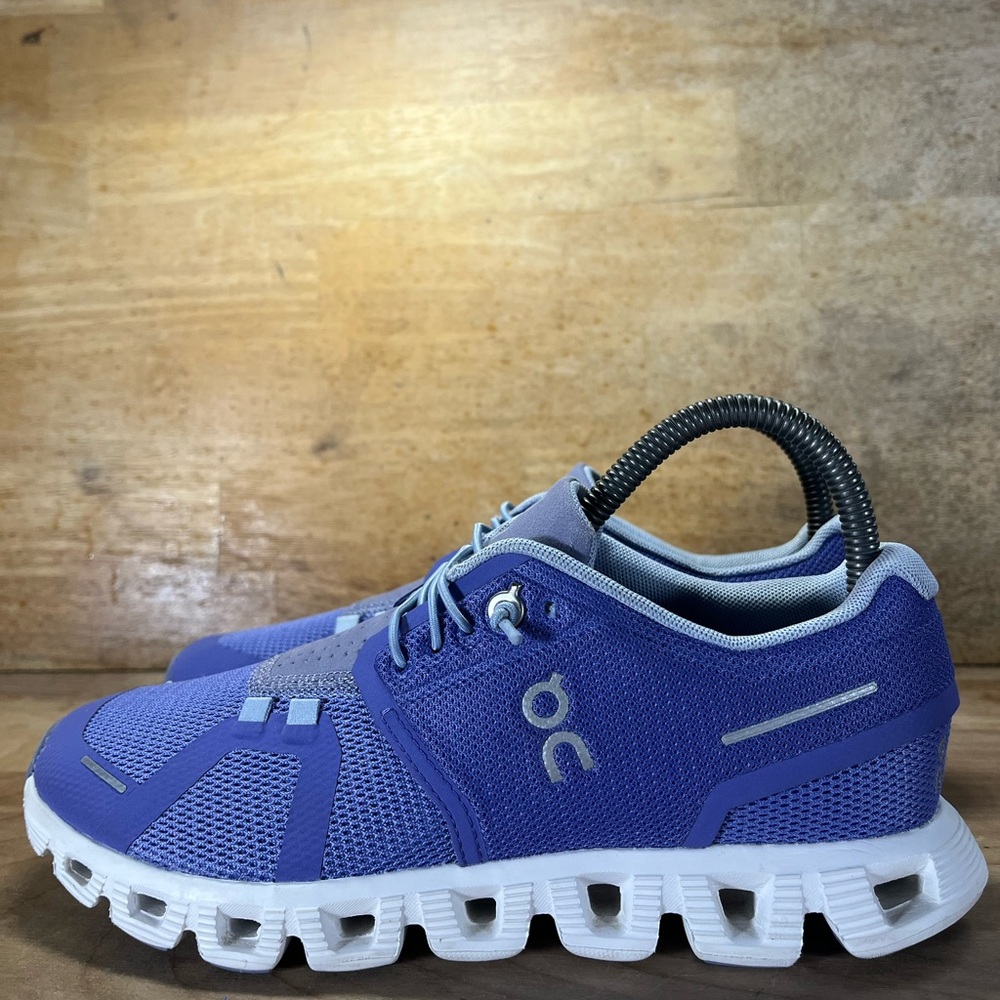 On Cloud 5 REFLECTIVE Womens Size 6.5 Running Shoes Sneakers Blueberry Feather - Picture 4 of 12